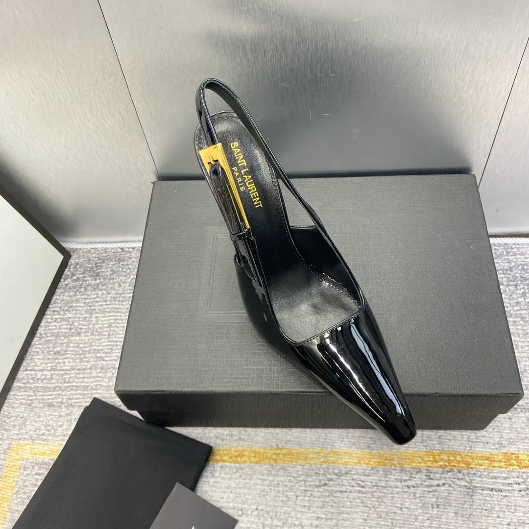 👟👟Ex-factory price 660👟👟 𝐒𝐚𝐢𝐧𝐭 𝐋𝐚𝐮𝐫𝐞𝐧𝐭# Saint Laurent 23F/W small gold bar high heels continue the past high-end and elegant ysl small gold bar heels are really good-looking! Saint Laurent square pointed toe slingback high-heeled shoes. The small gold bar heels really fully highlight the neat and minimalist annual party party. 👟👟factory price. A must-have for arty. Flash sale. So eye-catching. Upper: Customized cow patent leather. Outsole: Genuine leather outsole. Size: 35-40 (40 customized items are not returnable)